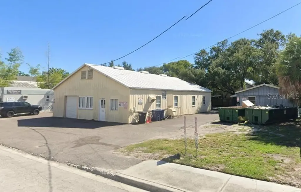 2704 W Azeele Street Tampa FL 33609