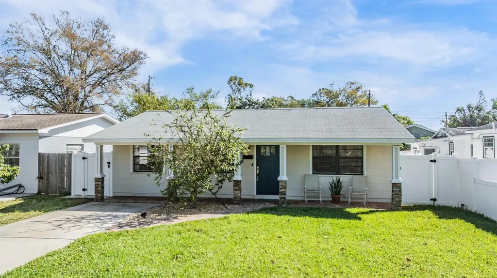 3913 29th Street N St Petersburg FL 33714