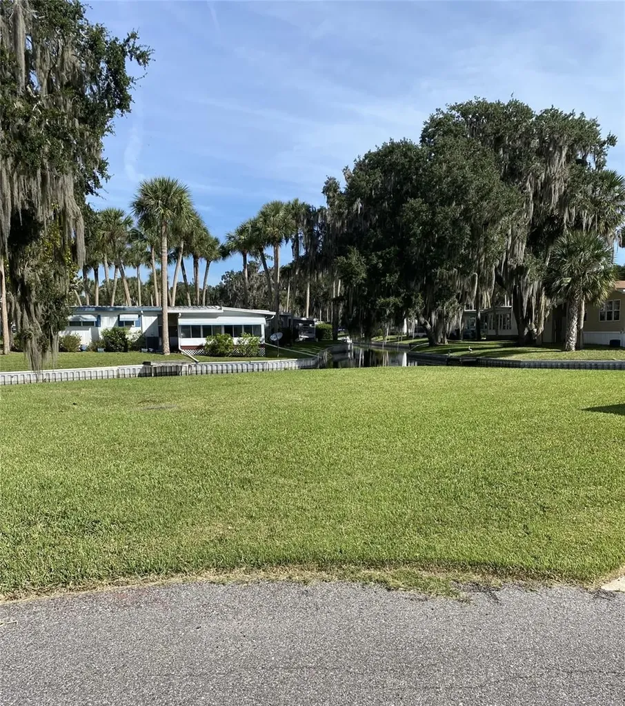 29 Club House Eustis FL 32726