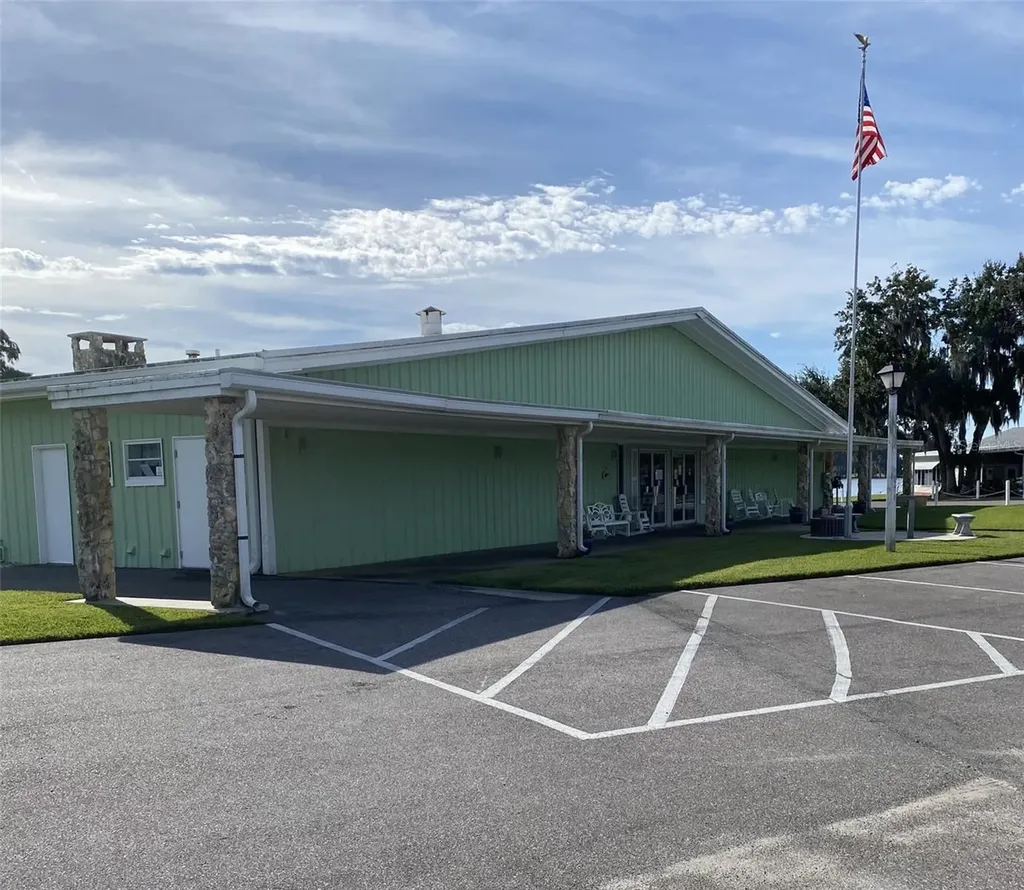 29 Club House Eustis FL 32726