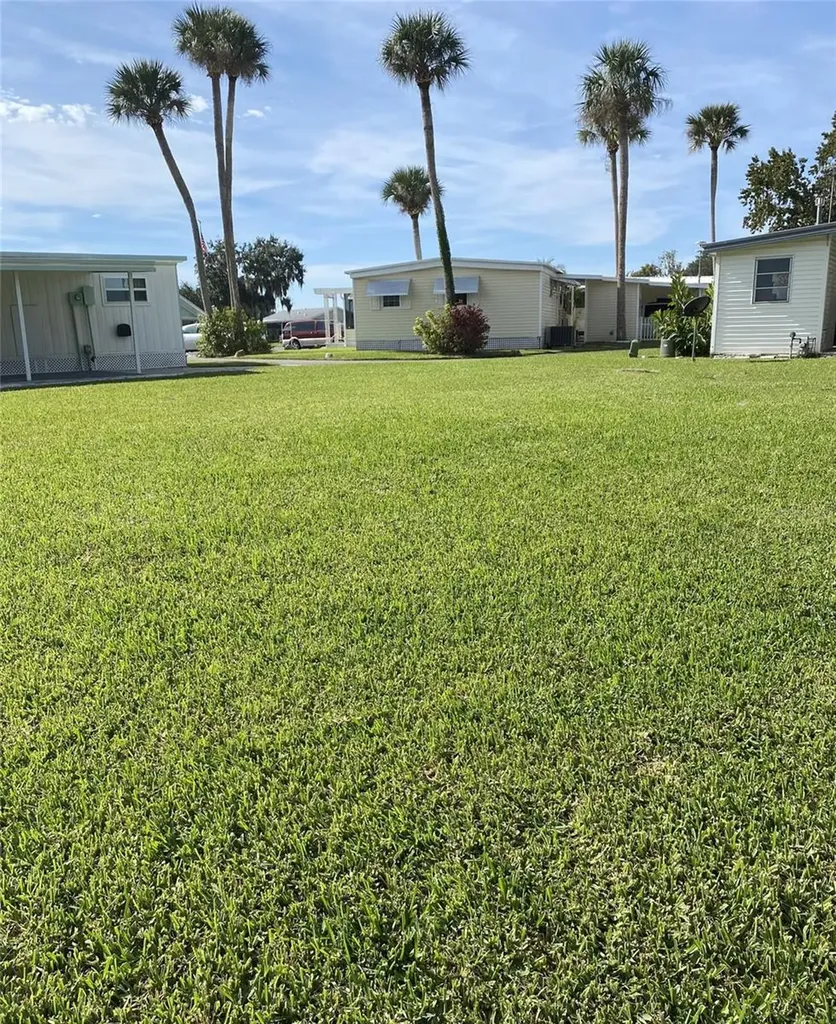 29 Club House Eustis FL 32726