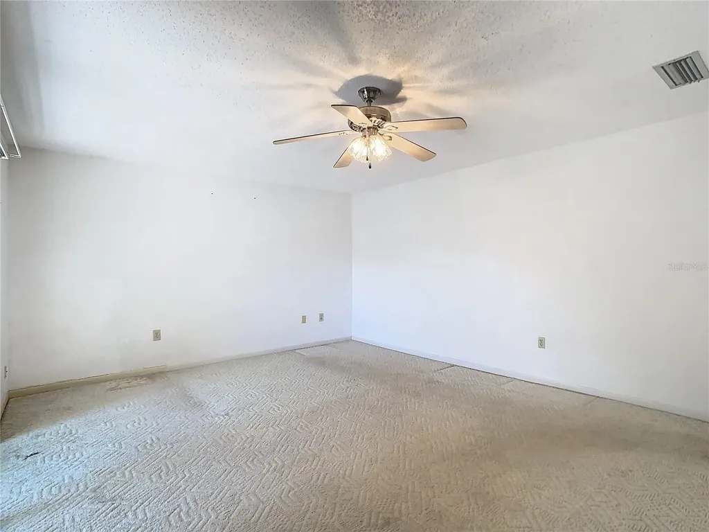 6323 Newtown Circle Tampa FL 33615