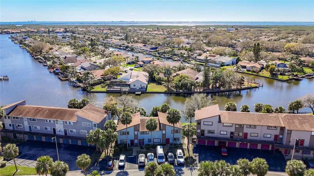 6323 Newtown Circle Tampa FL 33615