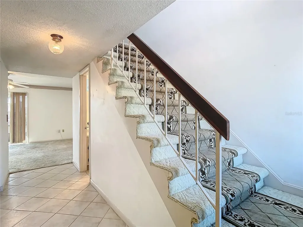 6323 Newtown Circle Tampa FL 33615
