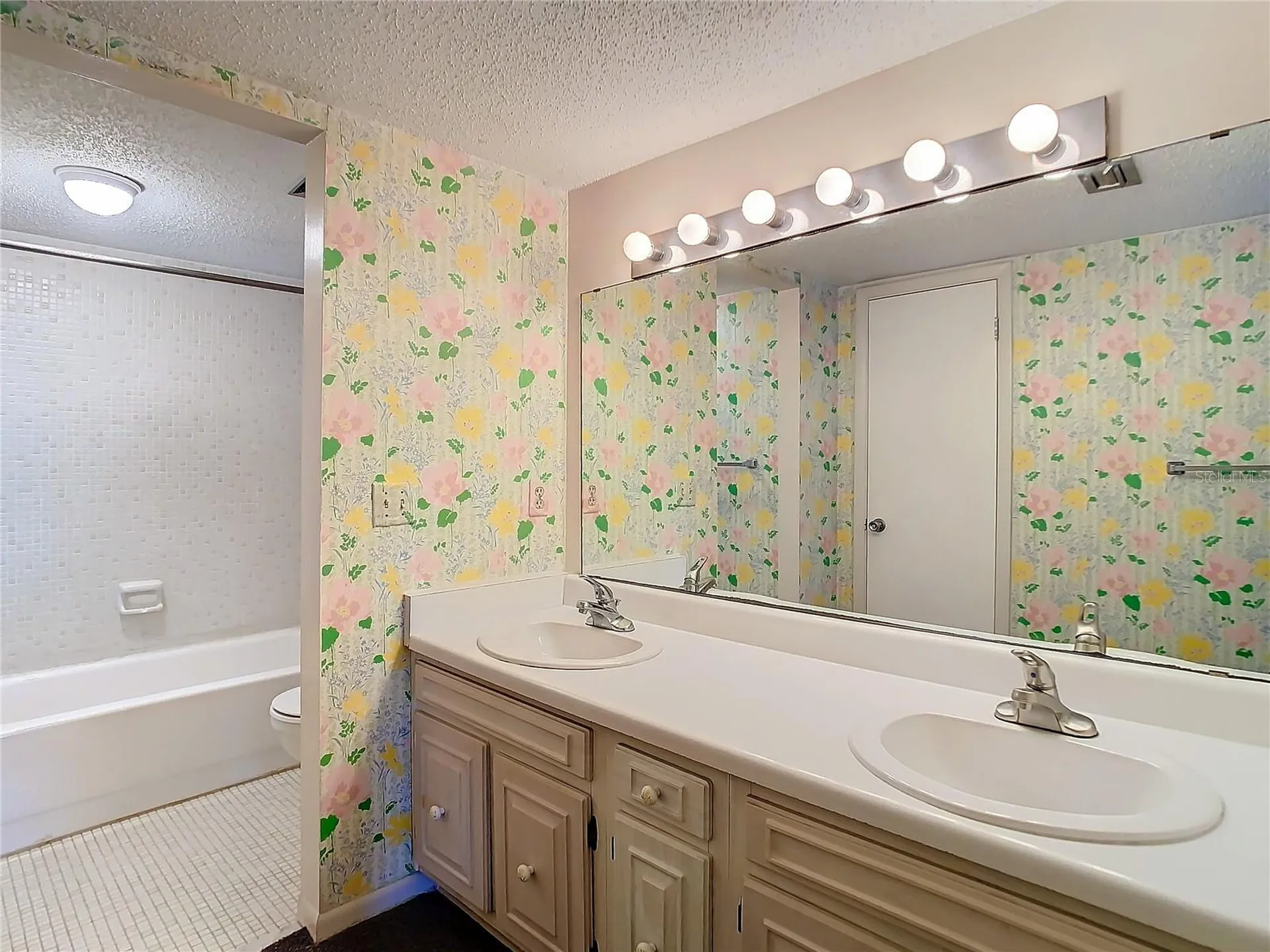 6323 Newtown Circle Tampa FL 33615