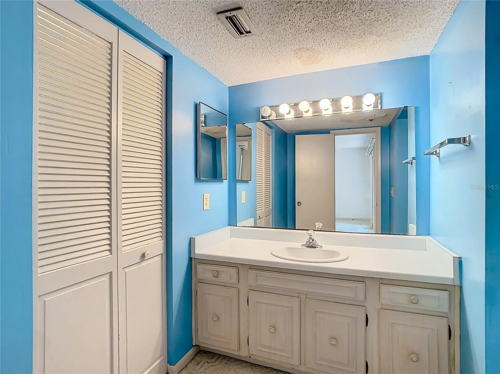 6323 Newtown Circle Tampa FL 33615