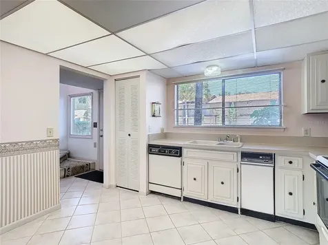 6323 Newtown Circle Tampa FL 33615