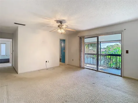 6323 Newtown Circle Tampa FL 33615