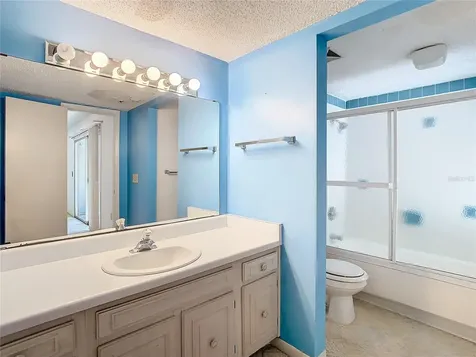 6323 Newtown Circle Tampa FL 33615