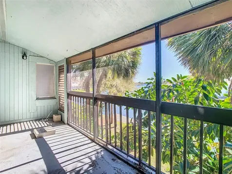 6323 Newtown Circle Tampa FL 33615