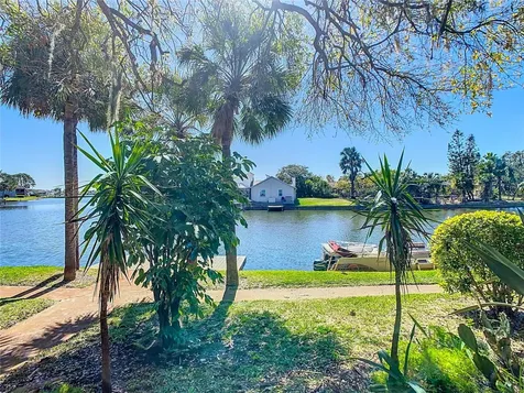 6323 Newtown Circle Tampa FL 33615