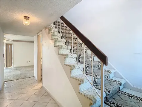 6323 Newtown Circle Tampa FL 33615
