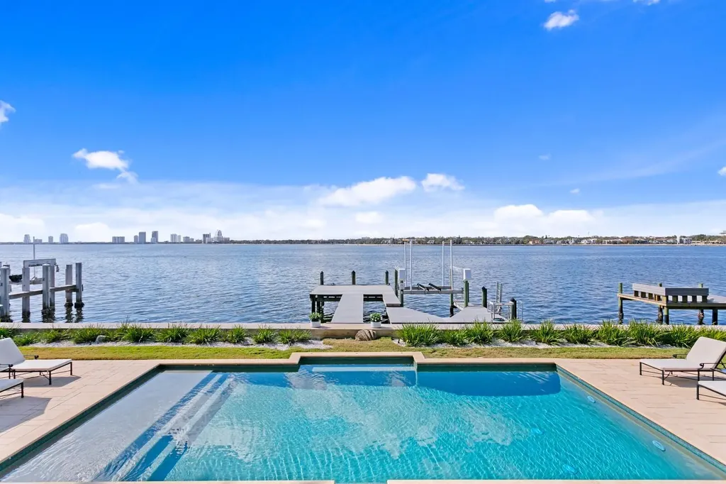 72 Adalia Avenue Tampa FL 33606