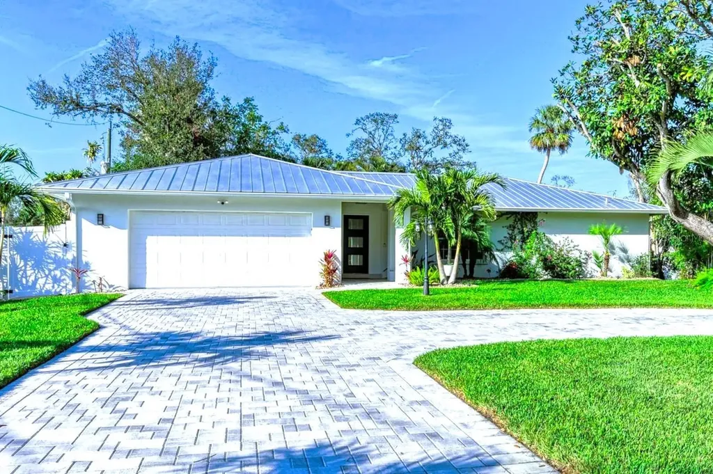 405 Magellan Drive Sarasota FL 34243