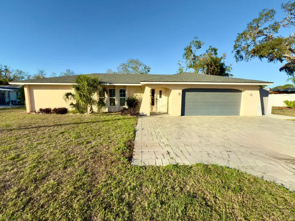 7433 N Leewynn Drive Sarasota FL 34240