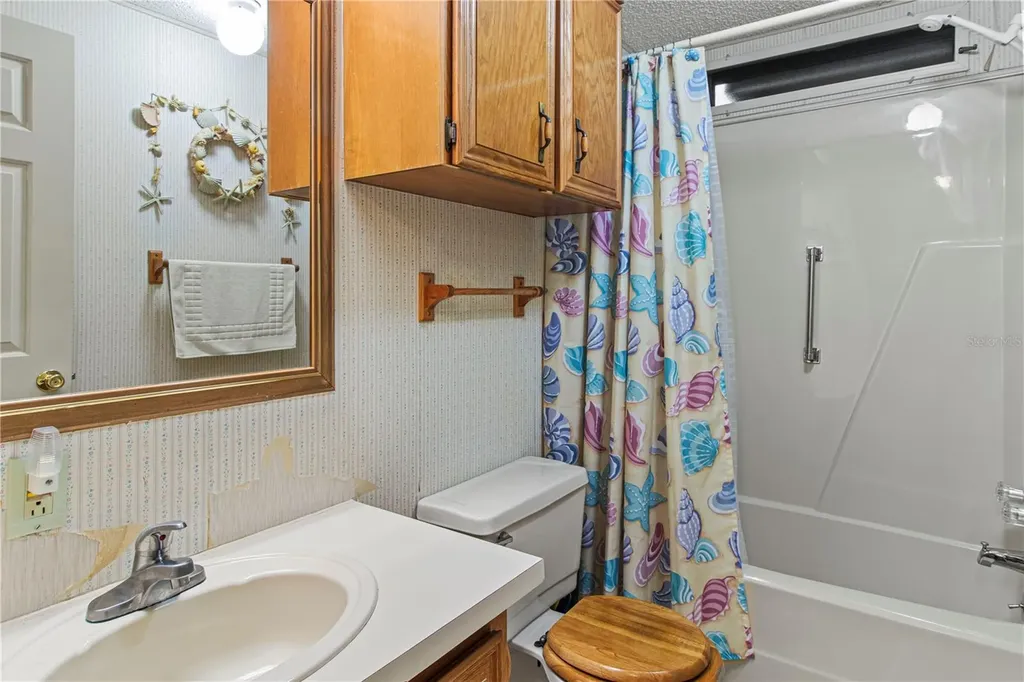 135 Hummingbird Avenue Ellenton FL 34222