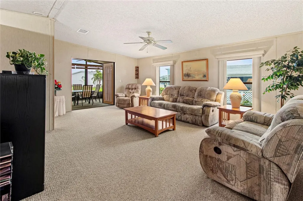 135 Hummingbird Avenue Ellenton FL 34222