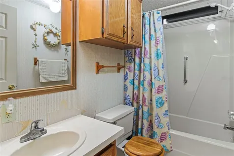 135 Hummingbird Avenue Ellenton FL 34222