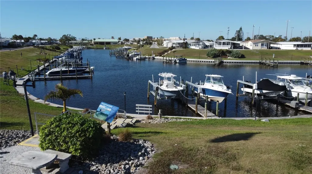 649 N Green Circle Venice FL 34285