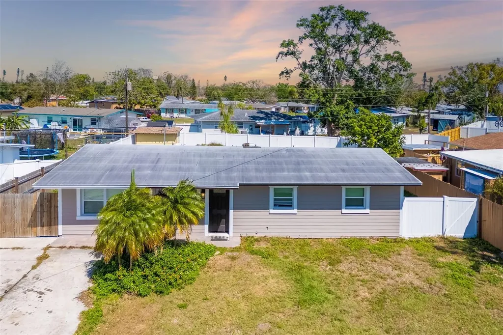 2406 25th Avenue W Bradenton FL 34205
