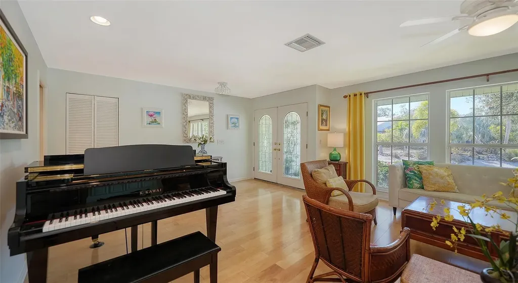 614 Tropical Circle Sarasota FL 34242