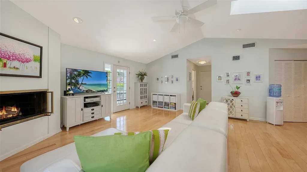 614 Tropical Circle Sarasota FL 34242