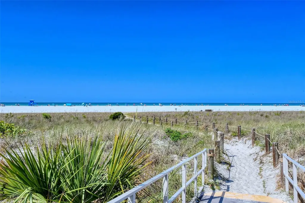 614 Tropical Circle Sarasota FL 34242