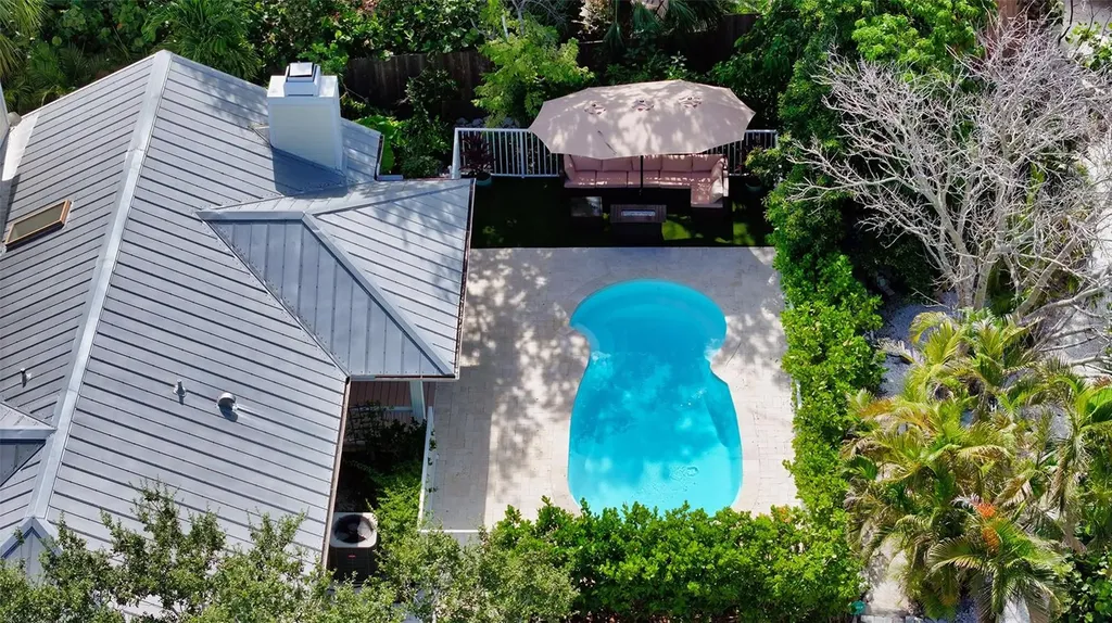 614 Tropical Circle Sarasota FL 34242