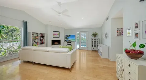614 Tropical Circle Sarasota FL 34242