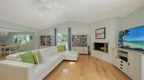 614 Tropical Circle Sarasota FL 34242