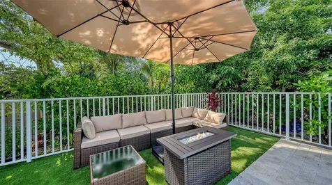 614 Tropical Circle Sarasota FL 34242