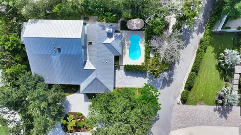 614 Tropical Circle Sarasota FL 34242
