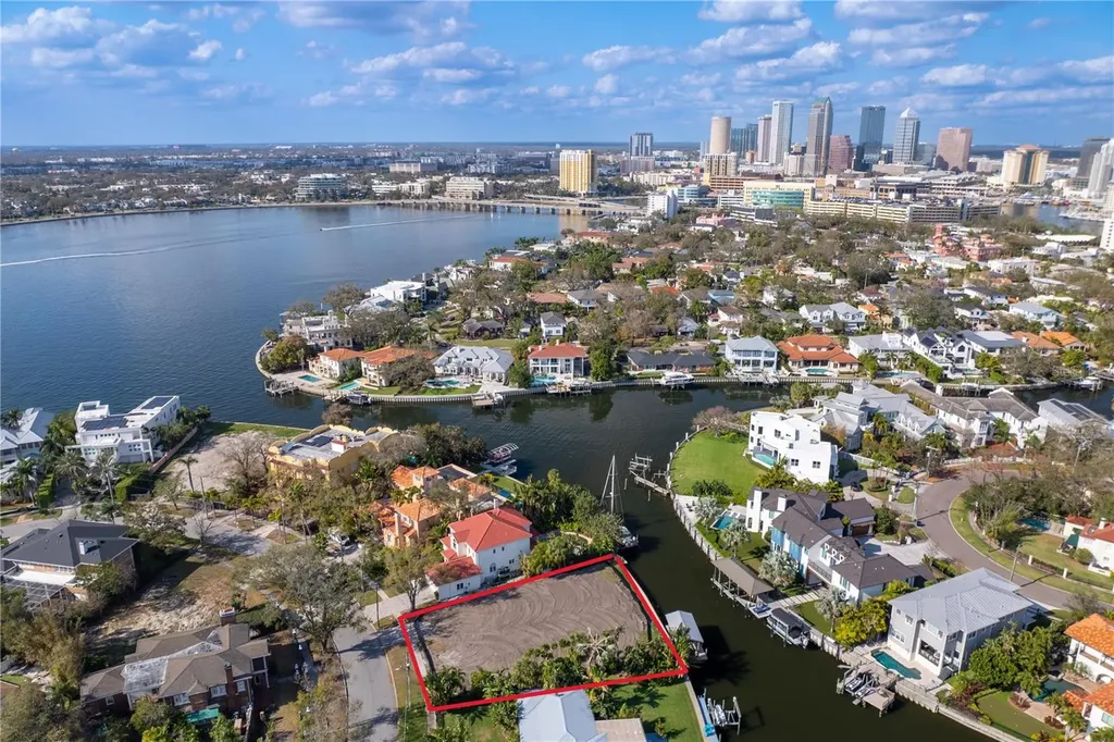 18 Bahama Circle Tampa FL 33606