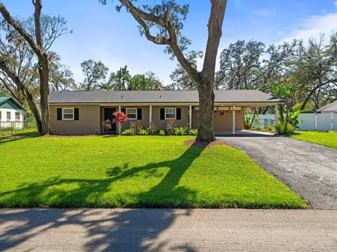 8713 W Lanway Drive Tampa FL 33637
