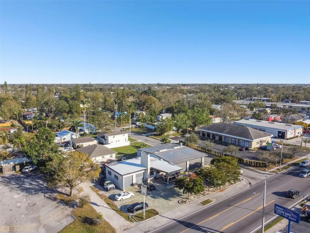 2011 9th Street W Bradenton FL 34205