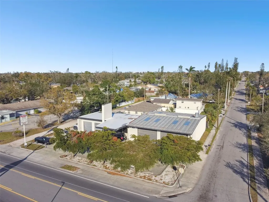 2011 9th Street W Bradenton FL 34205