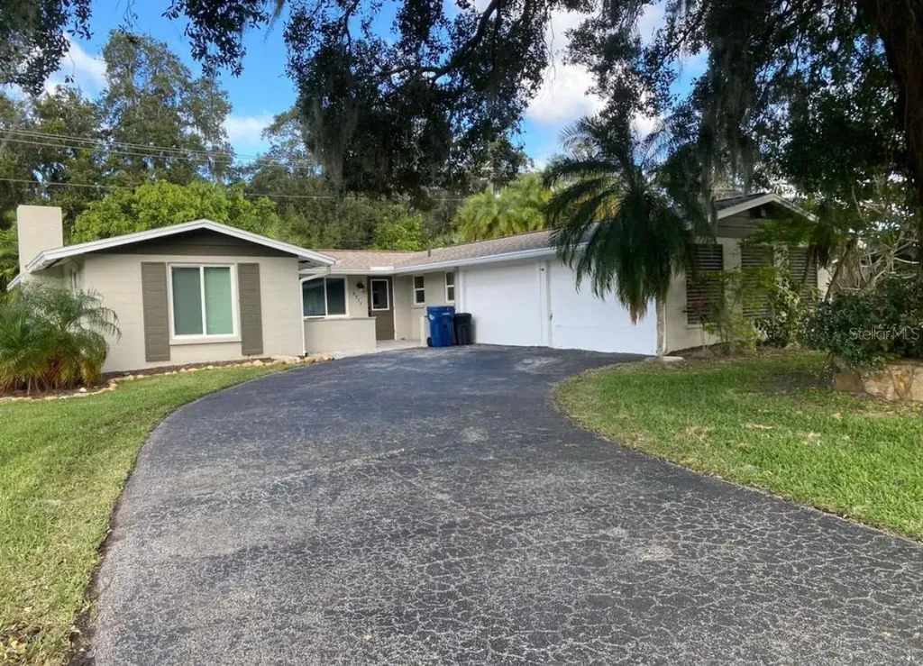 4713 Tournament Boulevard Sarasota FL 34243