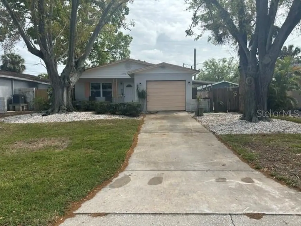 1774 Michigan Avenue NE St Petersburg FL 33703