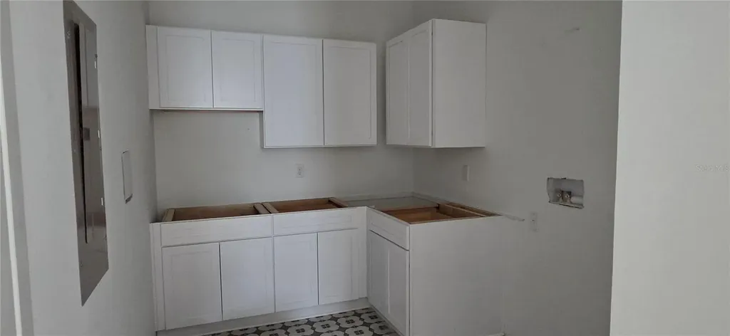 2402 N Glenwood Drive Tampa FL 33602