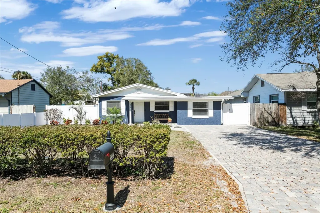 3303 W Price Avenue Tampa FL 33611