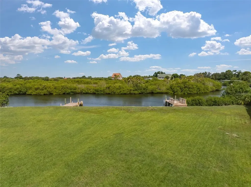 8943 & 8945 Rocky Creek Drive Tampa FL 33615