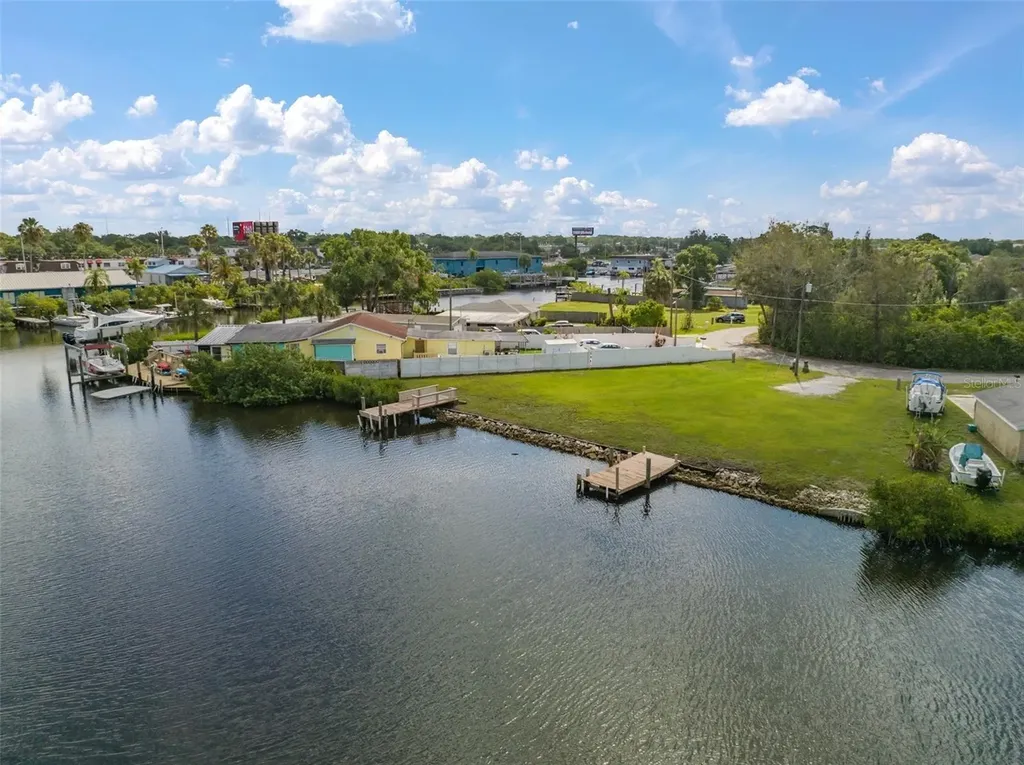 8943 & 8945 Rocky Creek Drive Tampa FL 33615