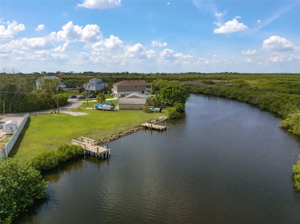 8943 & 8945 Rocky Creek Drive Tampa FL 33615