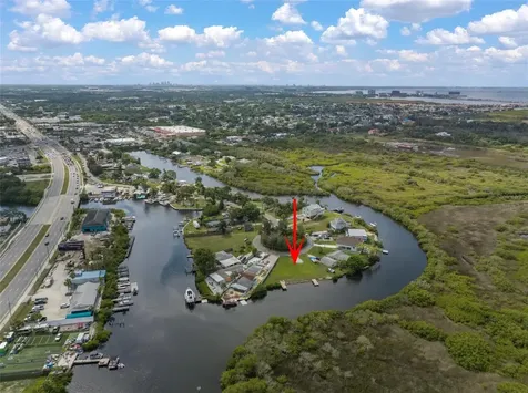 8943 & 8945 Rocky Creek Drive Tampa FL 33615