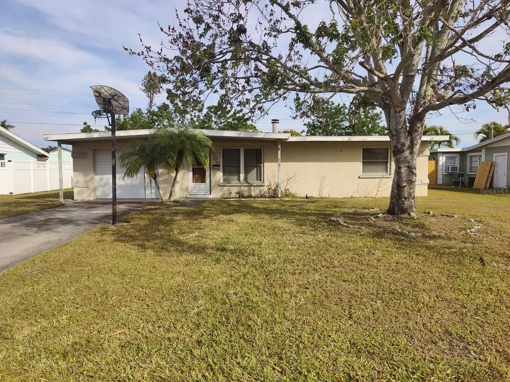 1902 24th Avenue W Bradenton FL 34205