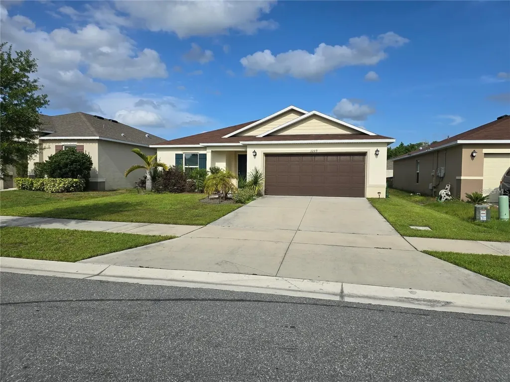 3209 Casa Del Rey Avenue Kissimmee FL 34746