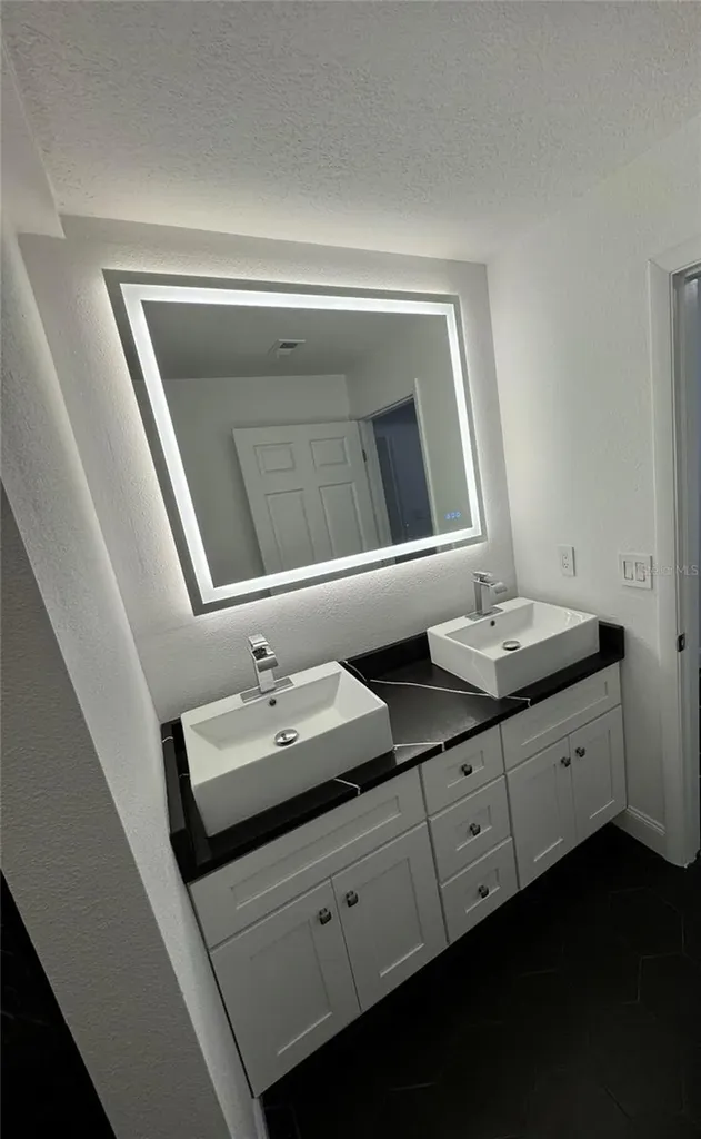501 Knights Run Avenue Tampa FL 33602
