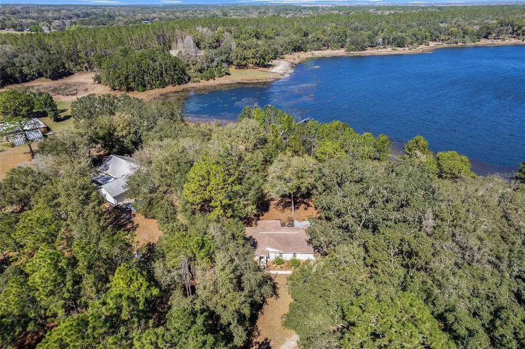 17153 SE 79th Street Road Ocklawaha FL 32179