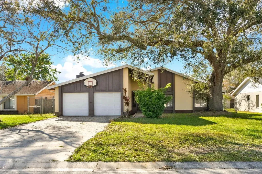 10 Trophy Lane Kissimmee FL 34759