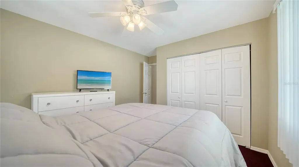 462 Island Circle Sarasota FL 34242